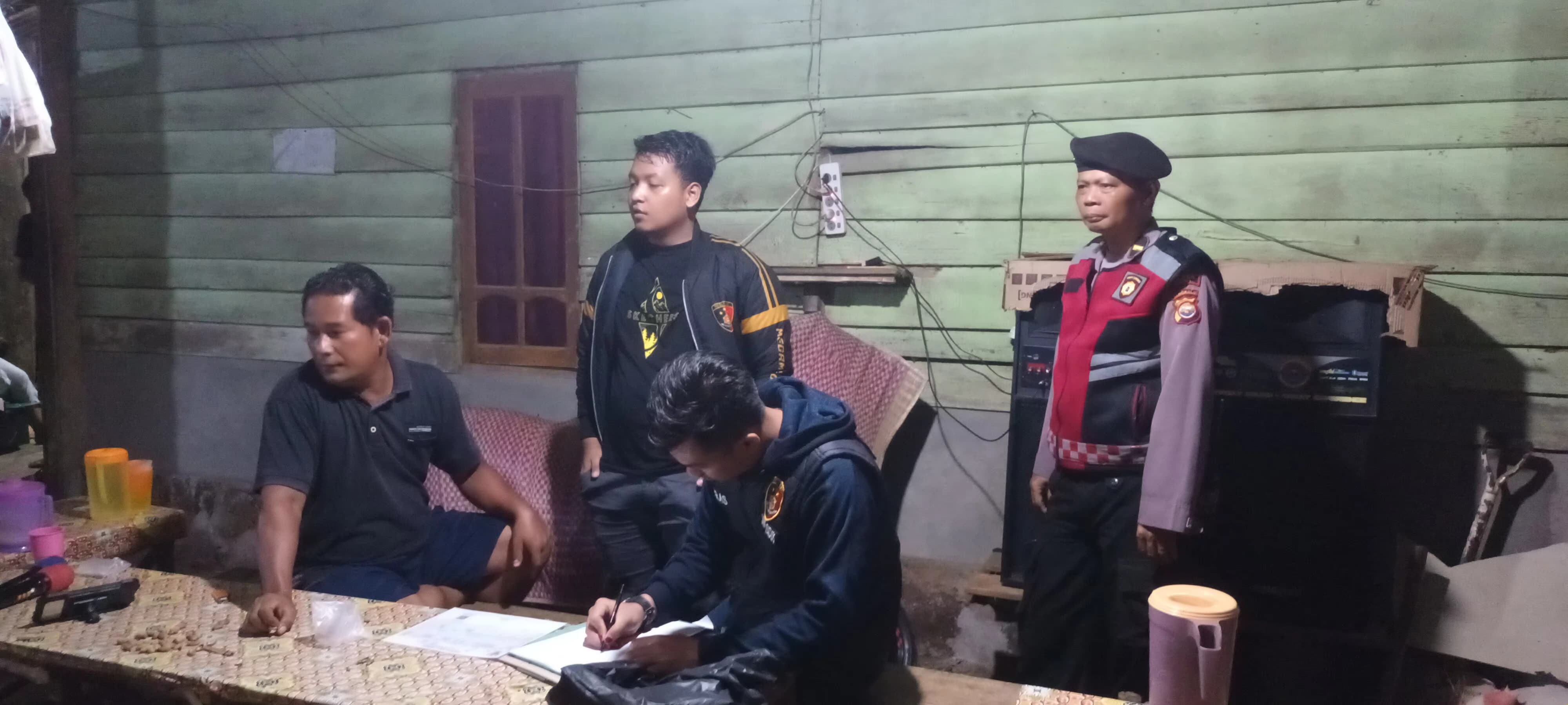 Seluma Siaga, 34 Liter Miras dan Sajam Diamankan dalam Razia Gabungan