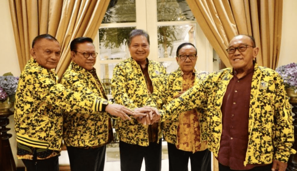 Airlangga Hartarto Mundur, Agung Laksono Pastikan Tanpa Tekanan dari Partai Golkar