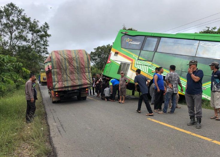 Bus Pengangkut Calon Jemaah Haji Kecelakaan, Alhamdulillah Semua Selamat