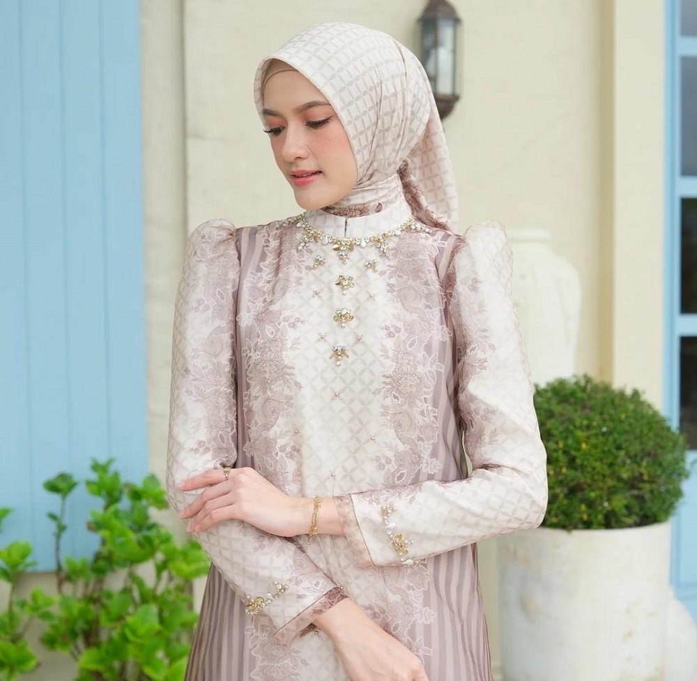 7 Rekomendasi untuk Baju Lebaran 2024 Model Gamis dengan Penuh Warna,