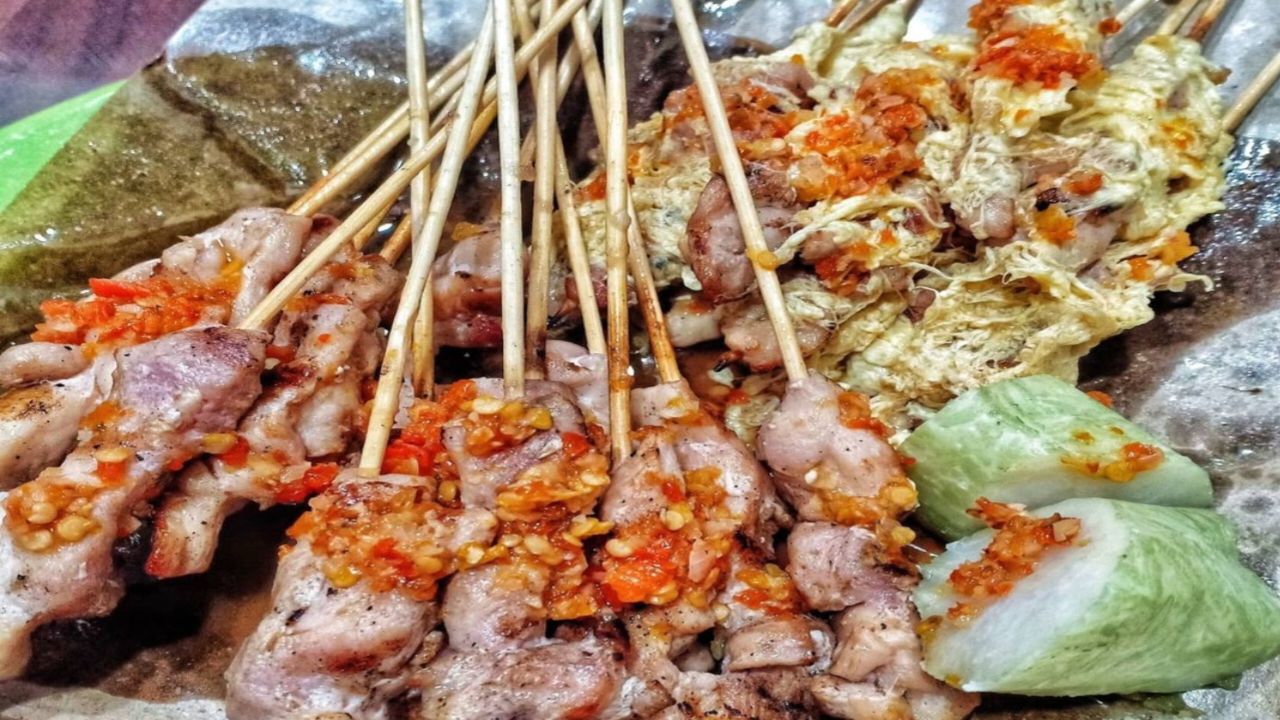 5 Makanan Kaki Lima yang Populer di Indonesia, Rasanya Enak dan Suasana yang Khas