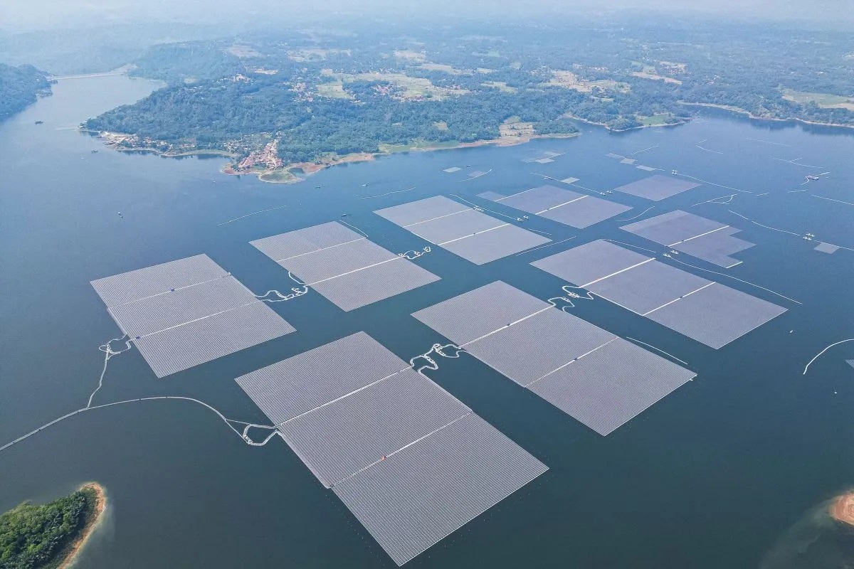 Kilauan di Permukaan Cirata Simbol Harapan Kemandirian Energi Bangsa