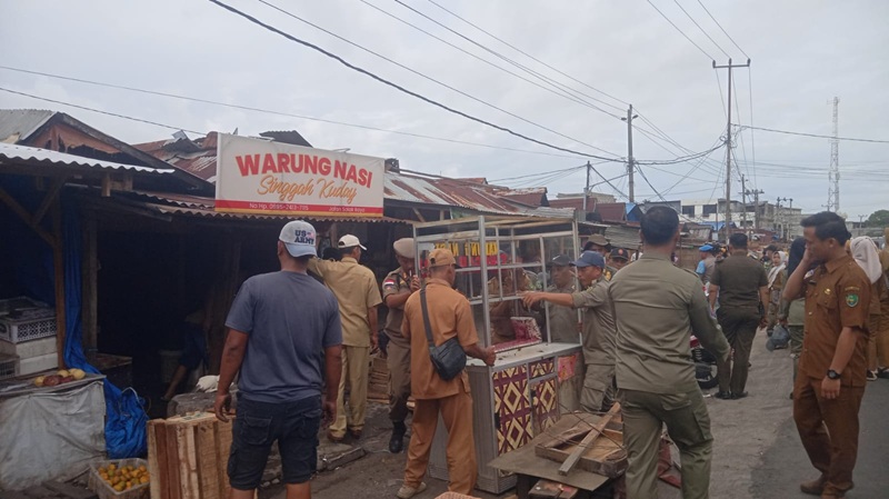 Tak Ada Lagi Toleransi, Pemkot Bengkulu Tertibkan PKL dan Bangunan Langgar GSB di Pasar Panorama