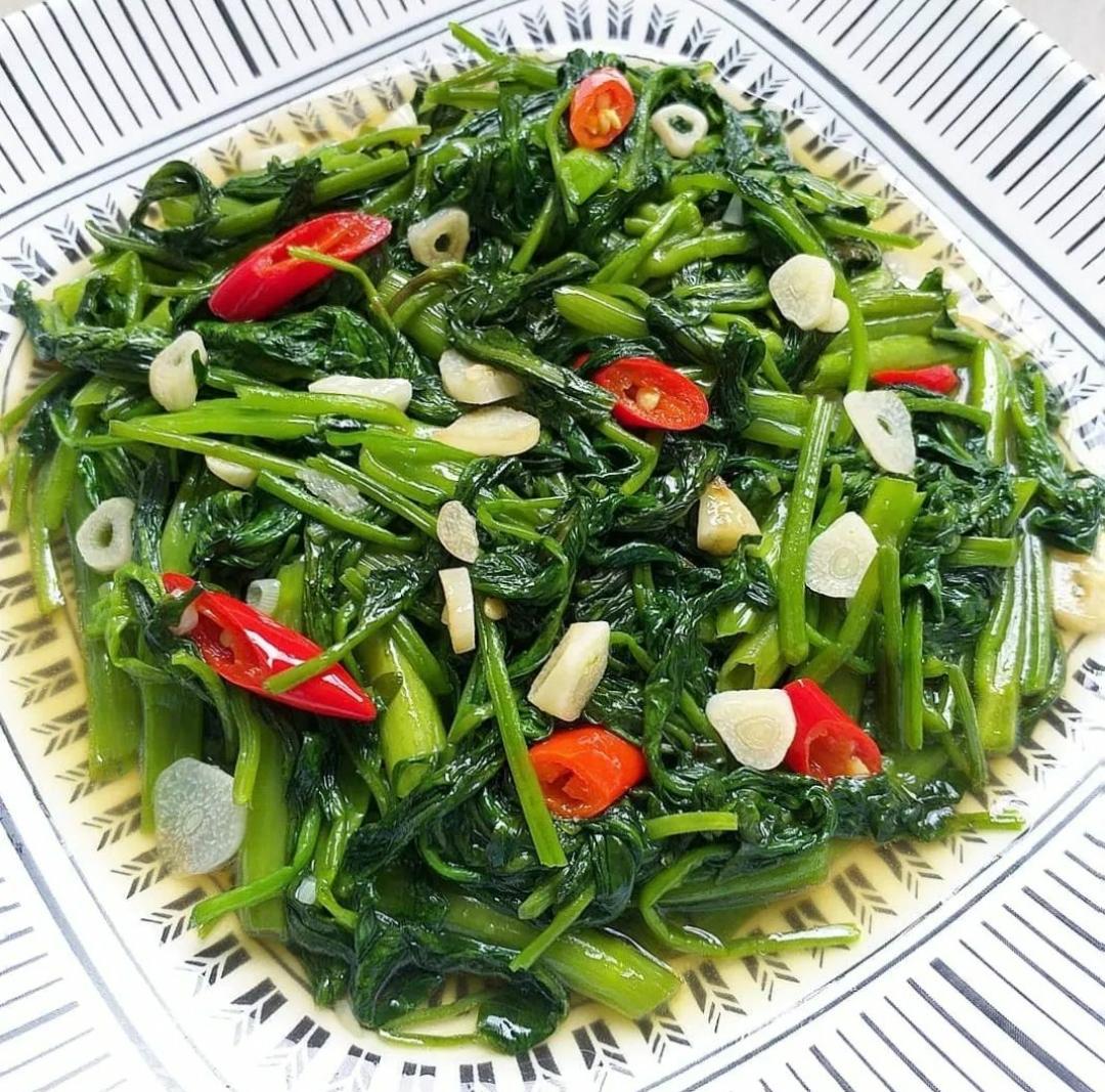 4 Ide Resep Tumis Kangkung yang Menggugah Selera