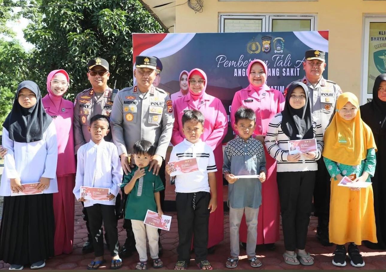 Kunjungan Kerja Kapolda Bengkulu ke Polres Mukomuko, 2 Personel Bhabinkamtibmas Terima Hadiah Umroh Gratis