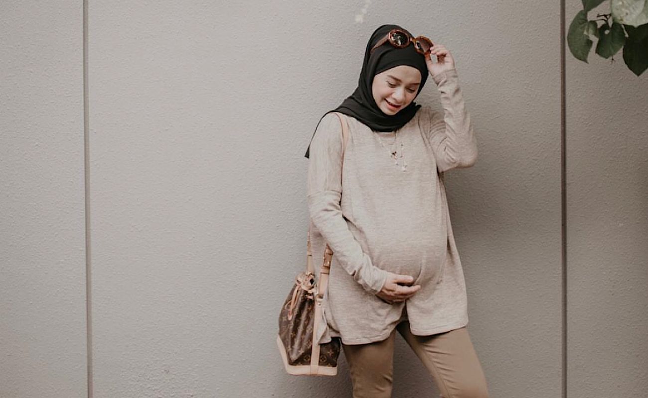 Ide Outfit Ibu Hamil Berhijab: Tips Stylish dan Nyaman untuk Tampil Trendy