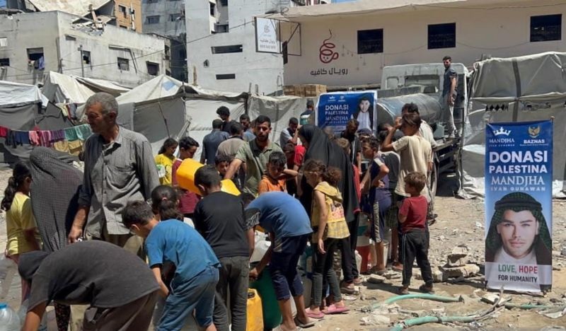 Baznas dan Ivan Gunawan Kolaborasi, Bantuan 45 Ribu Liter Air Bersih Disalurkan ke Gaza