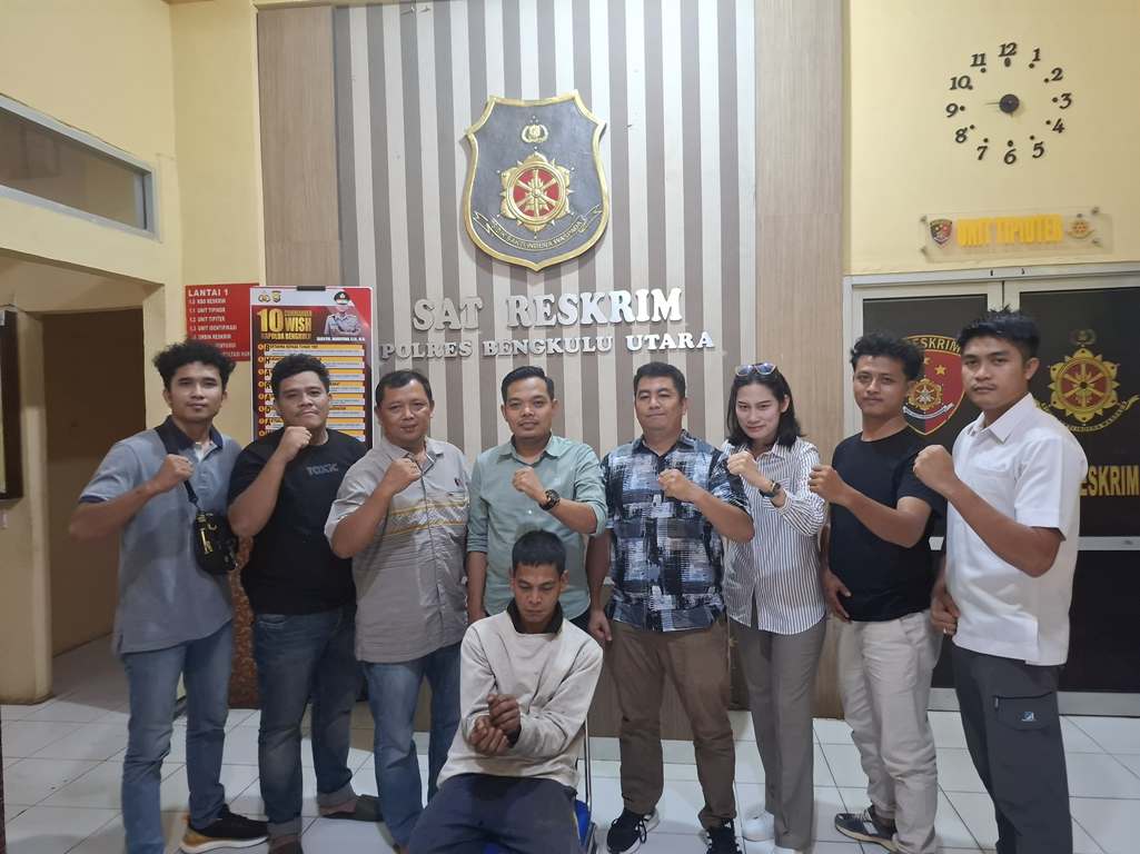 Tusukan Amarah Cemburu: Suami Tikam Istri dan Ayah Kandung, Anak Jadi Saksi Bisu