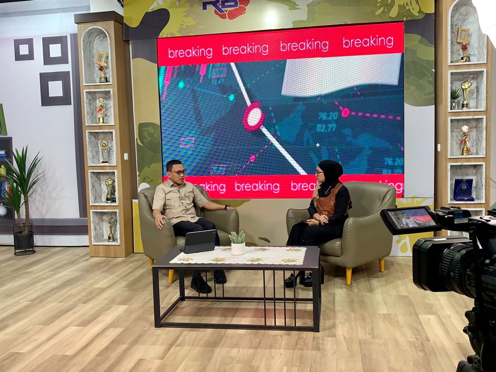 Kunjungi Graha Pena RB, Menteri Karding Dorong Migrasi Aman dan Cegah TPPO Lewat Dialog RBTV