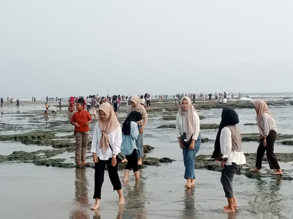 Air Laut Pantai Berkas Surut, Ini Penyebabnya Menurut Ahli dari BMKG Stasiun Fatmawati Bengkulu