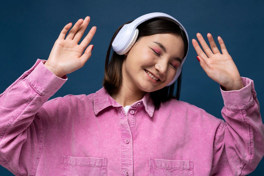 6 Cara Sederhana Redakan Stres, Termasuk dengan Mendengarkan Musik