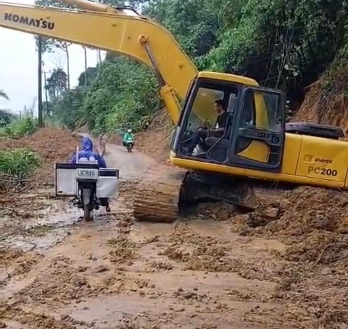 Akses ke Kecamatan Ulu Talo Kembali Normal Setelah Sempat Lumpuh Akibat Longsor