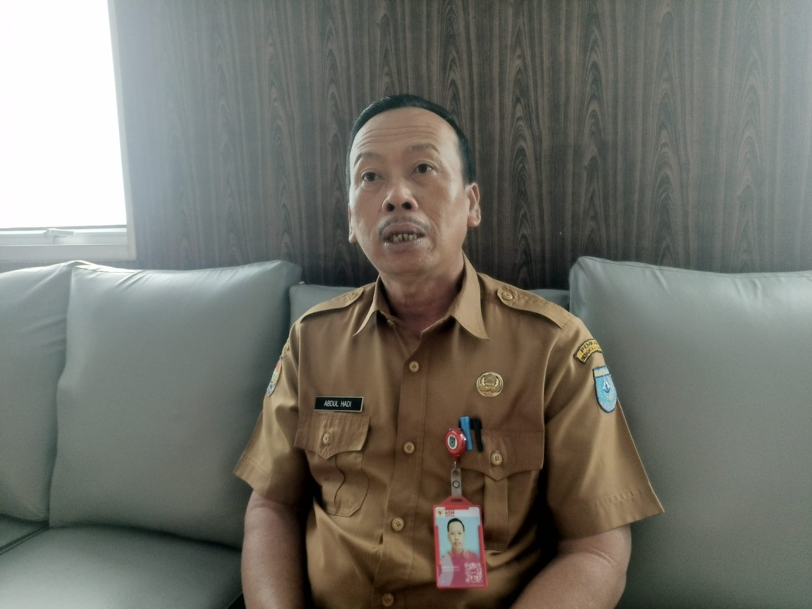 Setelah Traktor Roda Empat, Petani Bengkulu Utara Kembali Terima 10 Unit Hand Traktor