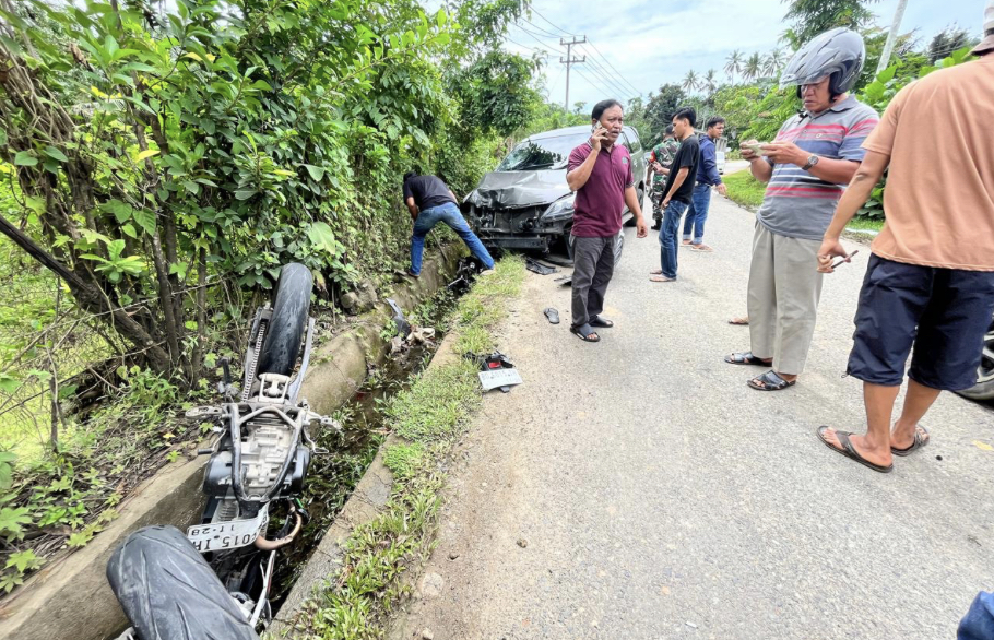 Kecelakaan di Tebat Kubu! Kijang Innova Vs Honda CRF Satu Korban Luka Serius, Simak Kronologinya di Sini