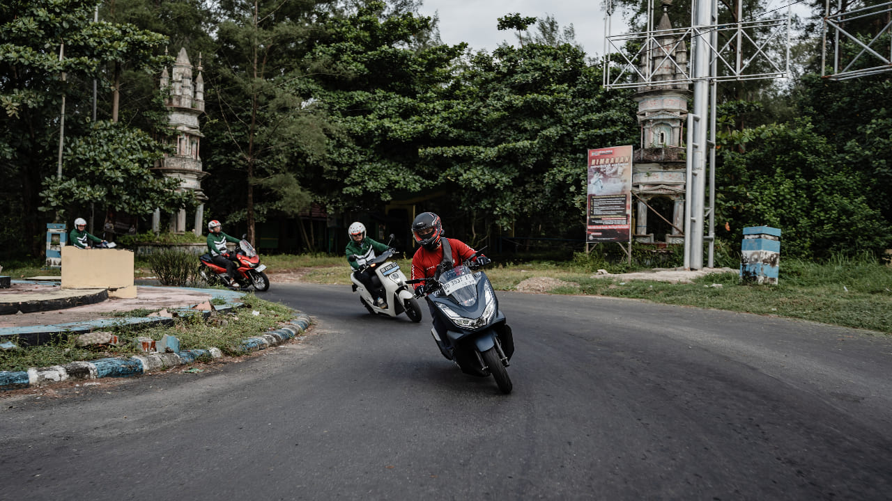 Astra Motor Bengkulu Bagikan Tips Berkendara di Medan Berbelok