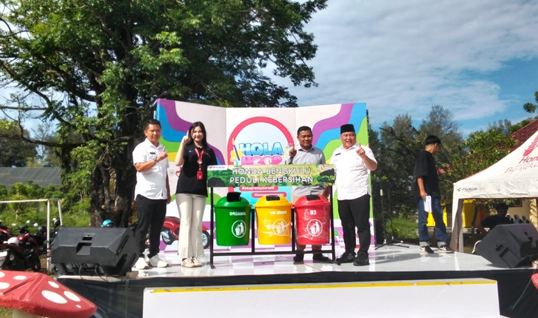 Event Hola Hoop Top Honda Digelar di SMK N 3 Bengkulu, Hadirkan Edukasi Berkendara yang Seru dan Kreatif