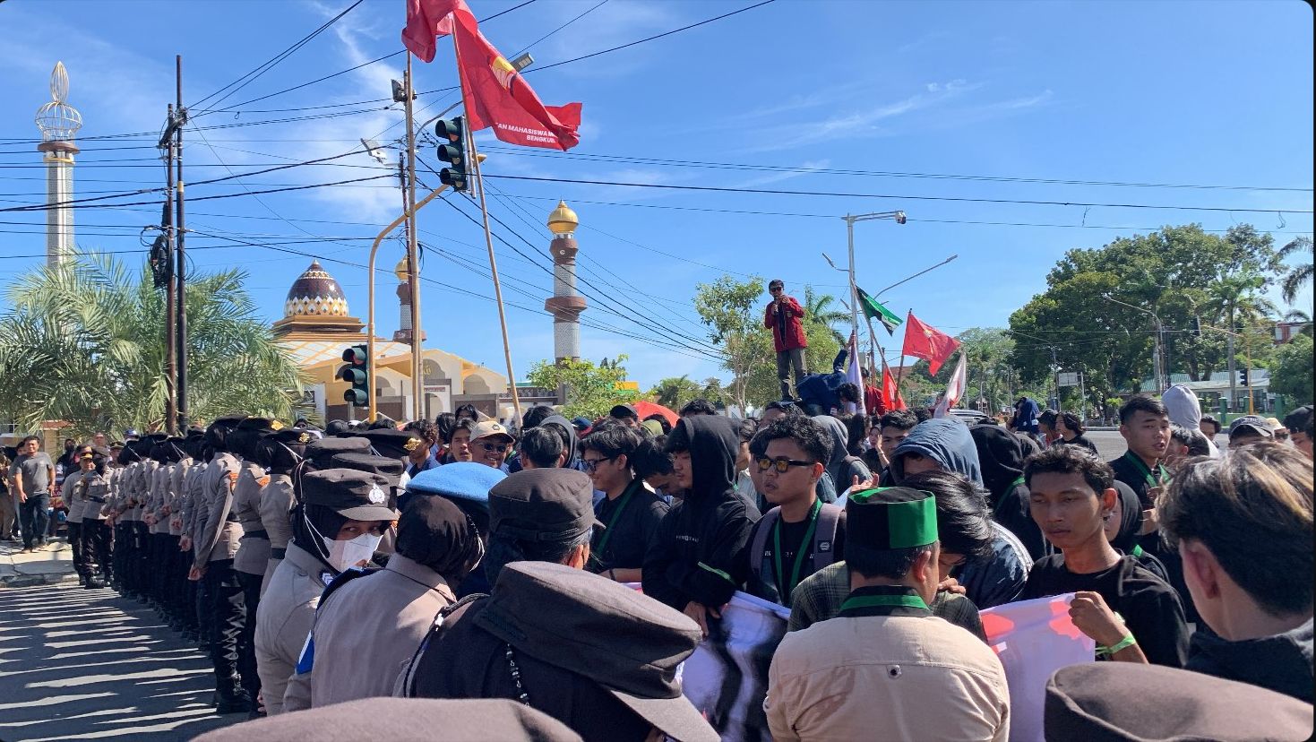 Geruduk Kantor DPRD, Mahasiswa di Bengkulu Desak Dewan Bela Hak Buruh