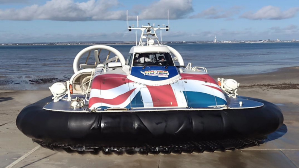 5 Fakta Unik Hovercraft, Kapal Luncur yang Mampu Bergerak di Berbagai Permukaan