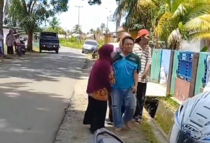 Viral Video Pria Di Kota Bengkulu Bawa Sajam Pergoki Istri Selingkuh ...