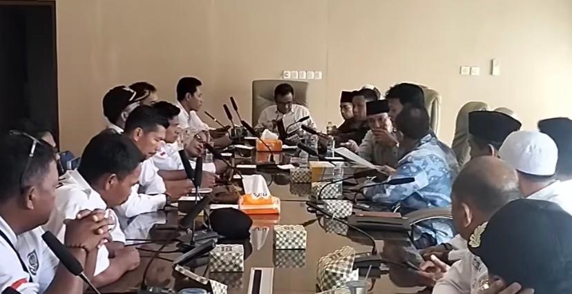 Puluhan Kepala Desa Mukomuko Hearing dengan DPRD, Bahas Masalah Temuan Dana Desa 2024