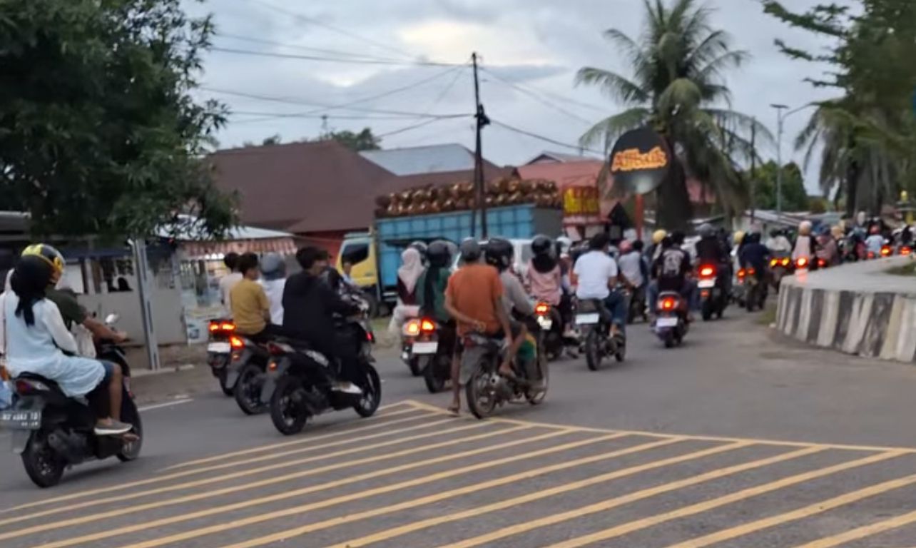 Viral! Bundaran Kota Mukomuko Diserbu Pemburu Takjil, UMKM Raup Cuan Ramadan 2026