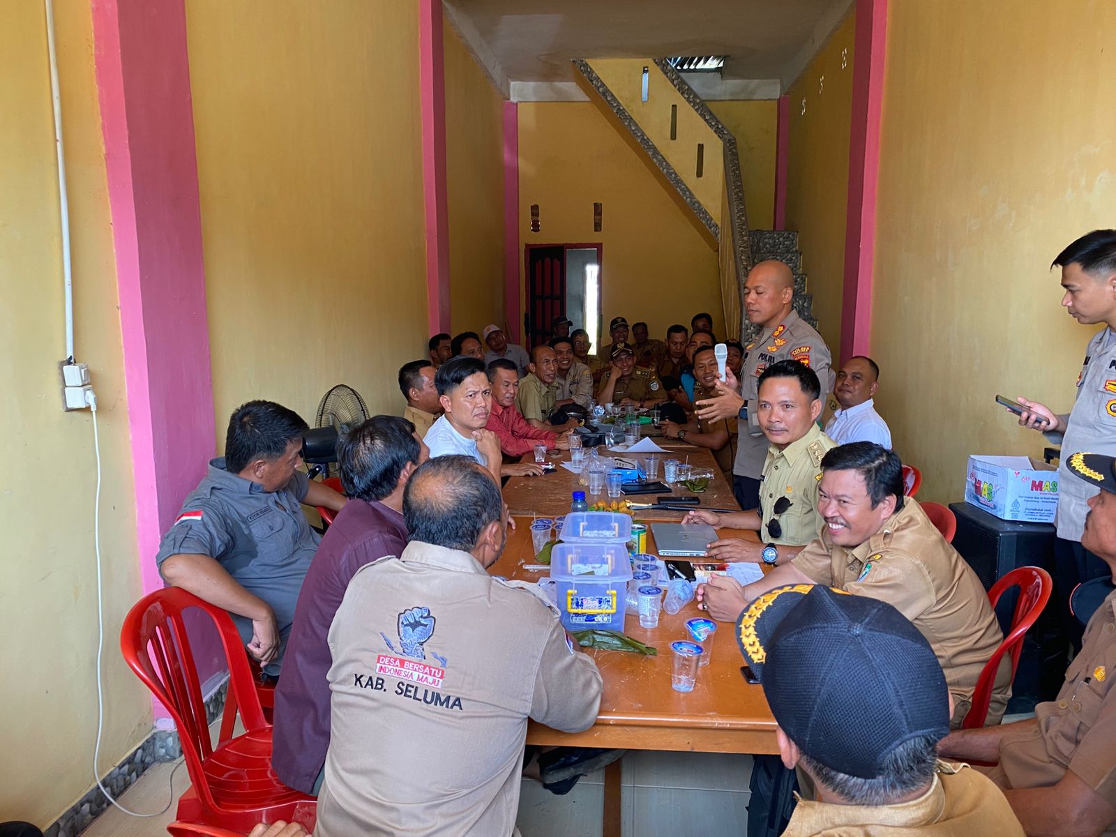 Enam Bulan Tanpa Gaji, Kades dan Perangkat Desa Seluma Siap Demo di Kantor Bupati