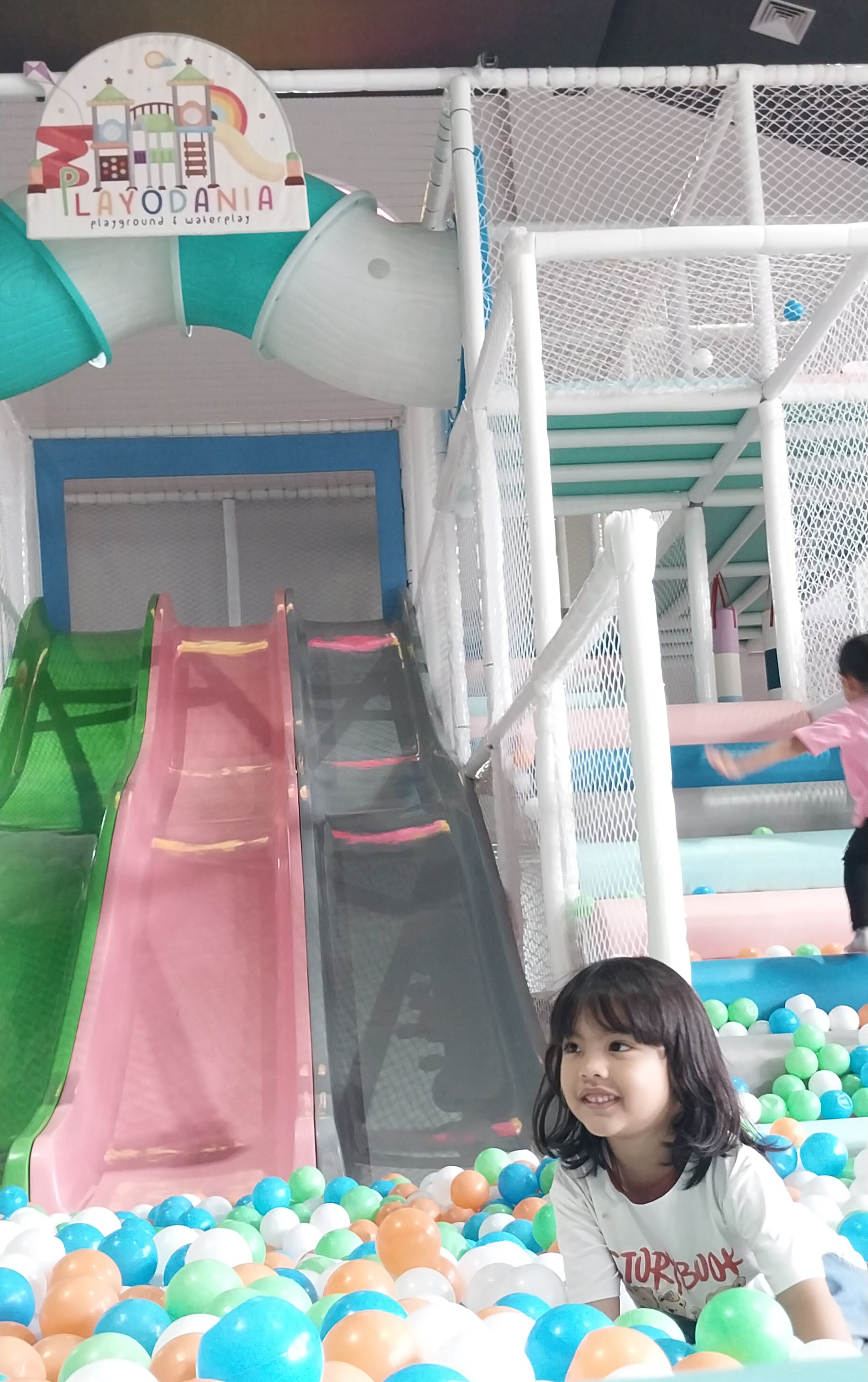 Seru dan Banyak Permainan Menarik! Playground Playodania Jadi Buruan Keluarga Bermain Indoor Saat Liburan