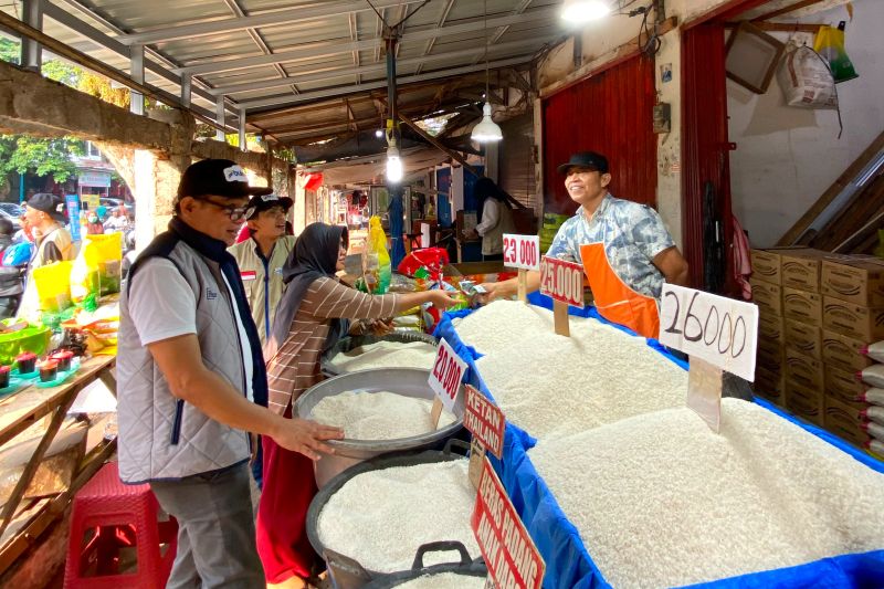 Bulog Pastikan Beras SPHP Bengkulu Aman, Warga Diminta Tak Panic Buying