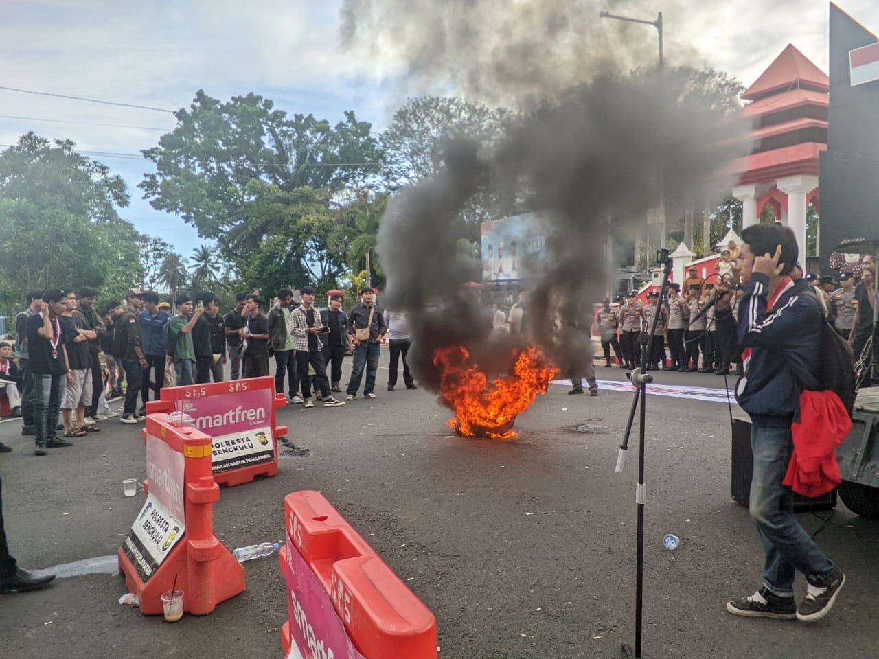 Massa May Day Bengkulu Sampaikan 7 Tuntutan, Soroti Hak Buruh hingga Mosi Tak Percaya