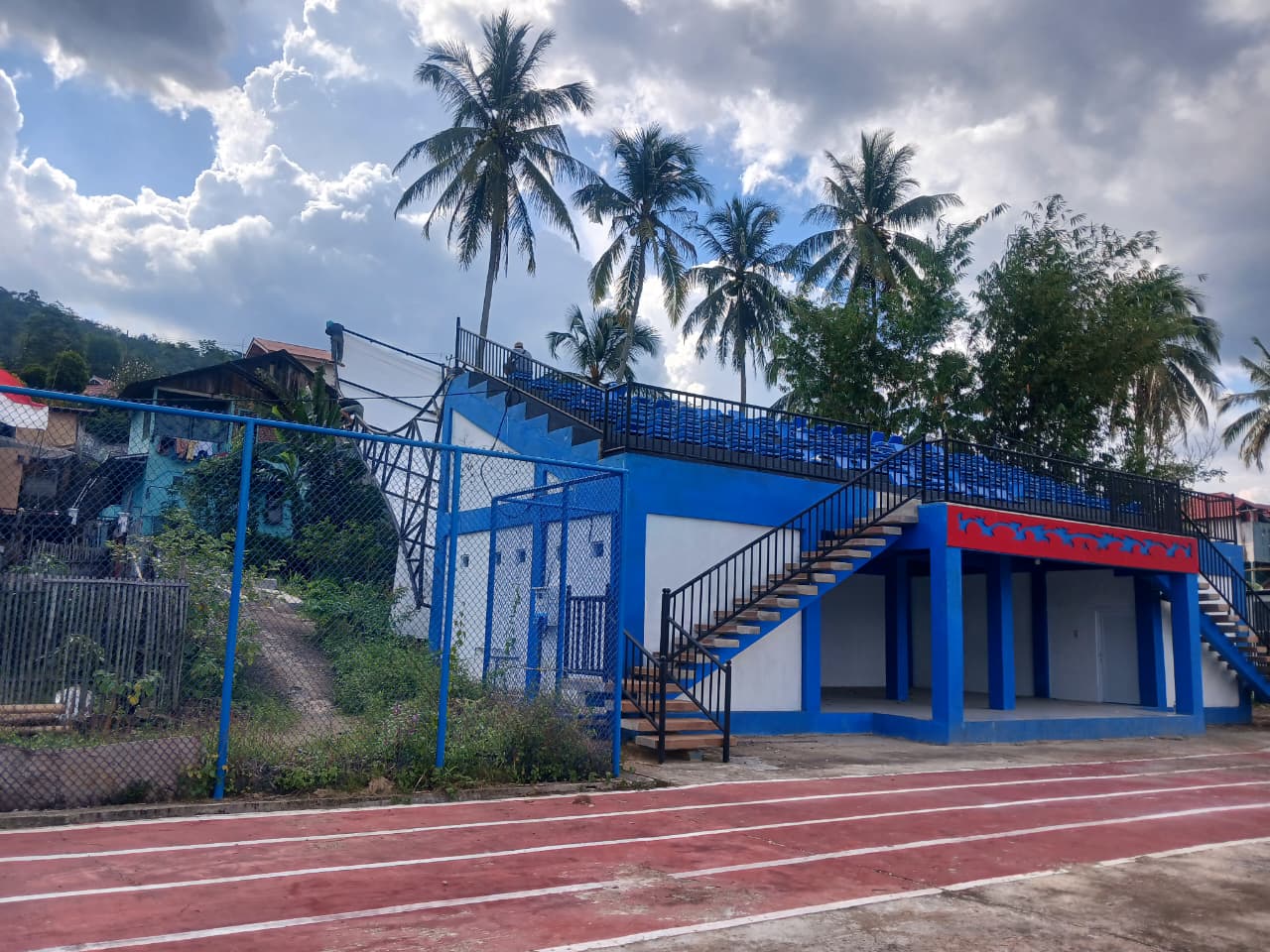 Proyek Belum Diserahterimakan, Atap Tribun Sport Center Lebong Ambruk