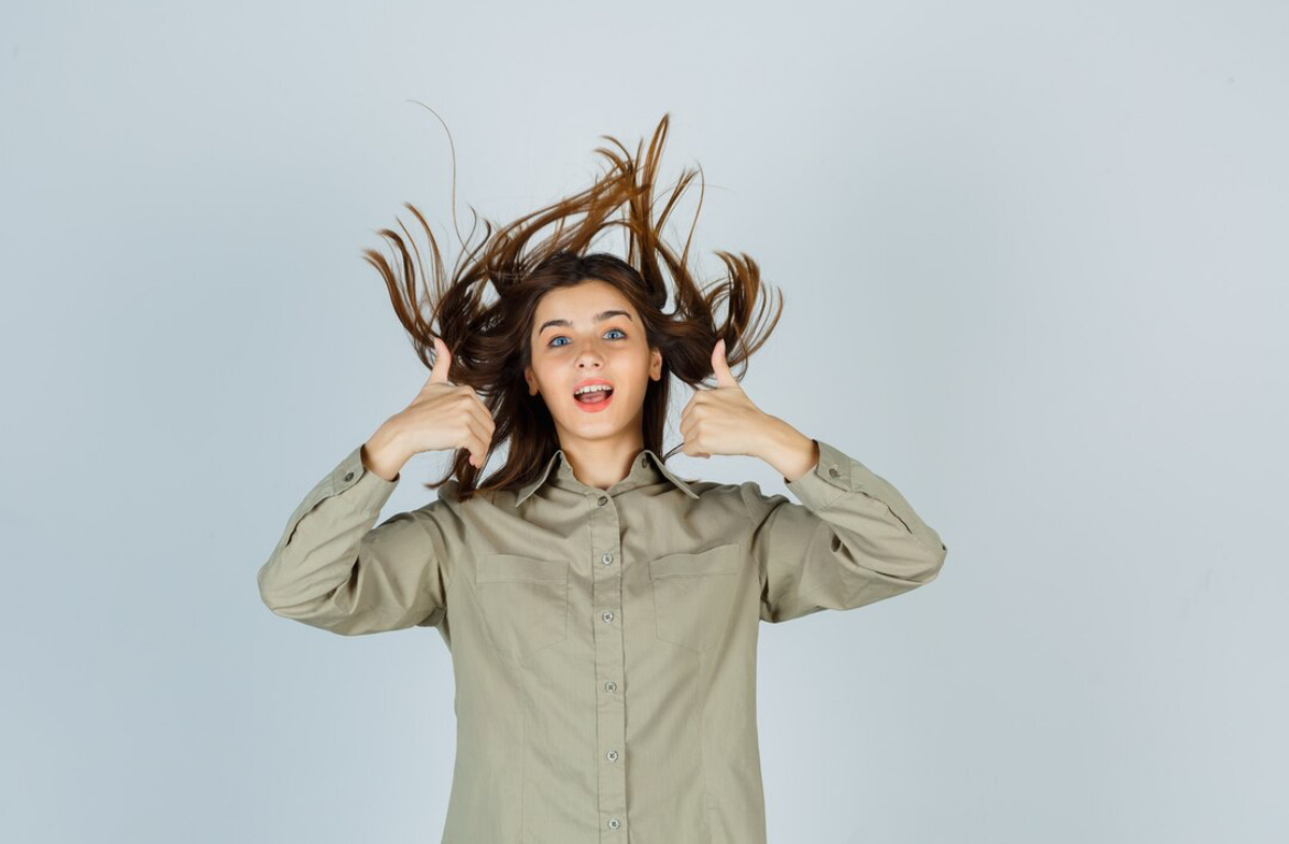Apakah Mengeringkan Rambut dengan Kipas Angin Bisa Merusak Rambut? Fakta dan Tips Terbaru!