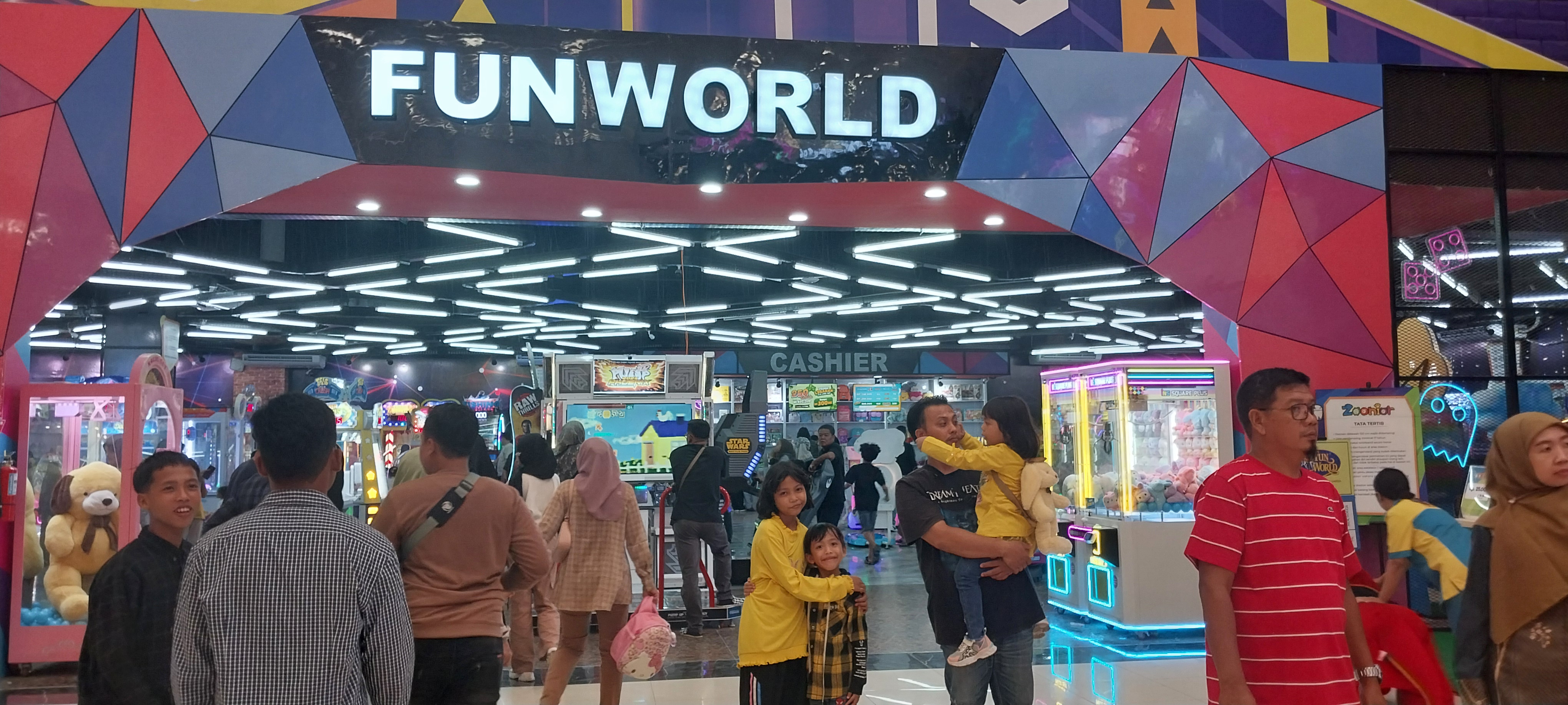 Wow! Pusat Perbelanjaan Bencoolen Mall Ramai Pengunjung Saat Libur Lebaran, Funworld Jadi Incaran