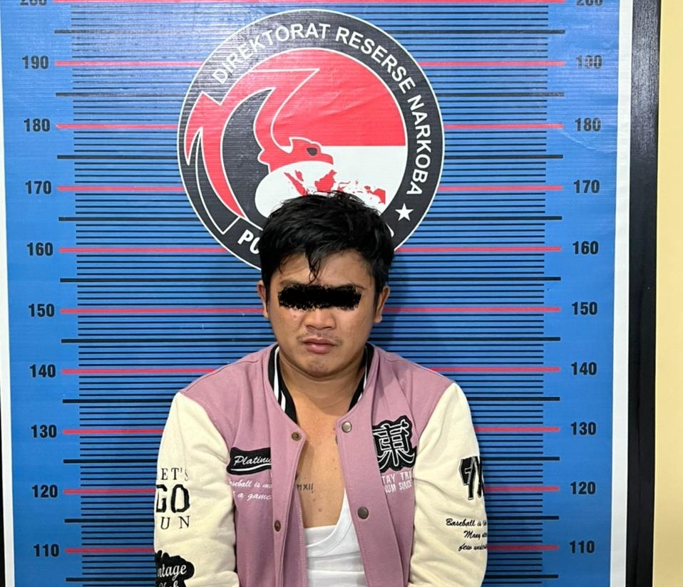 Paket Sabu Dibungkus Kertas Kado, Polisi Ringkus Warga Sumur Dewa