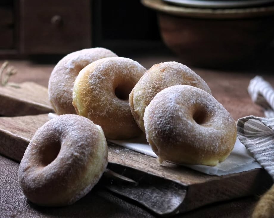 8 Tips Rahasia Membuat Donat Kentang Ekstra Lembut & Fluffy, Anti Gagal!