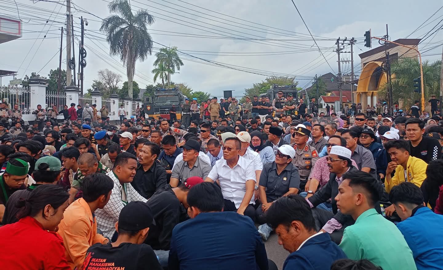 Ketua DPRD Provinsi Bengkulu Perjuangkan Aspirasi Mahasiswa Hingga ke Senayan