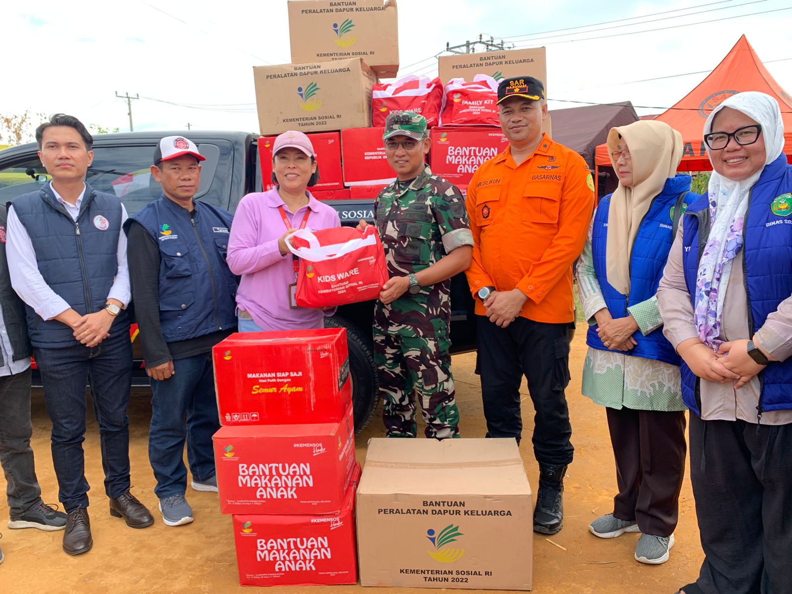 Korban Gempa Bengkulu Terima Bantuan Logistik dari Kemensos RI