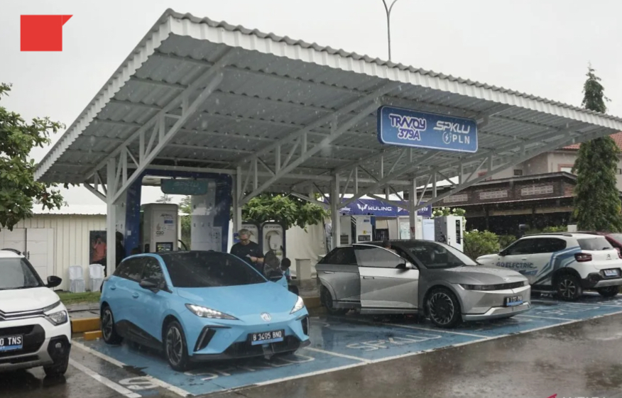 Pakar ITB: Kendaraan Listrik Bisa Jadi Penyelamat Industri Otomotif Indonesia