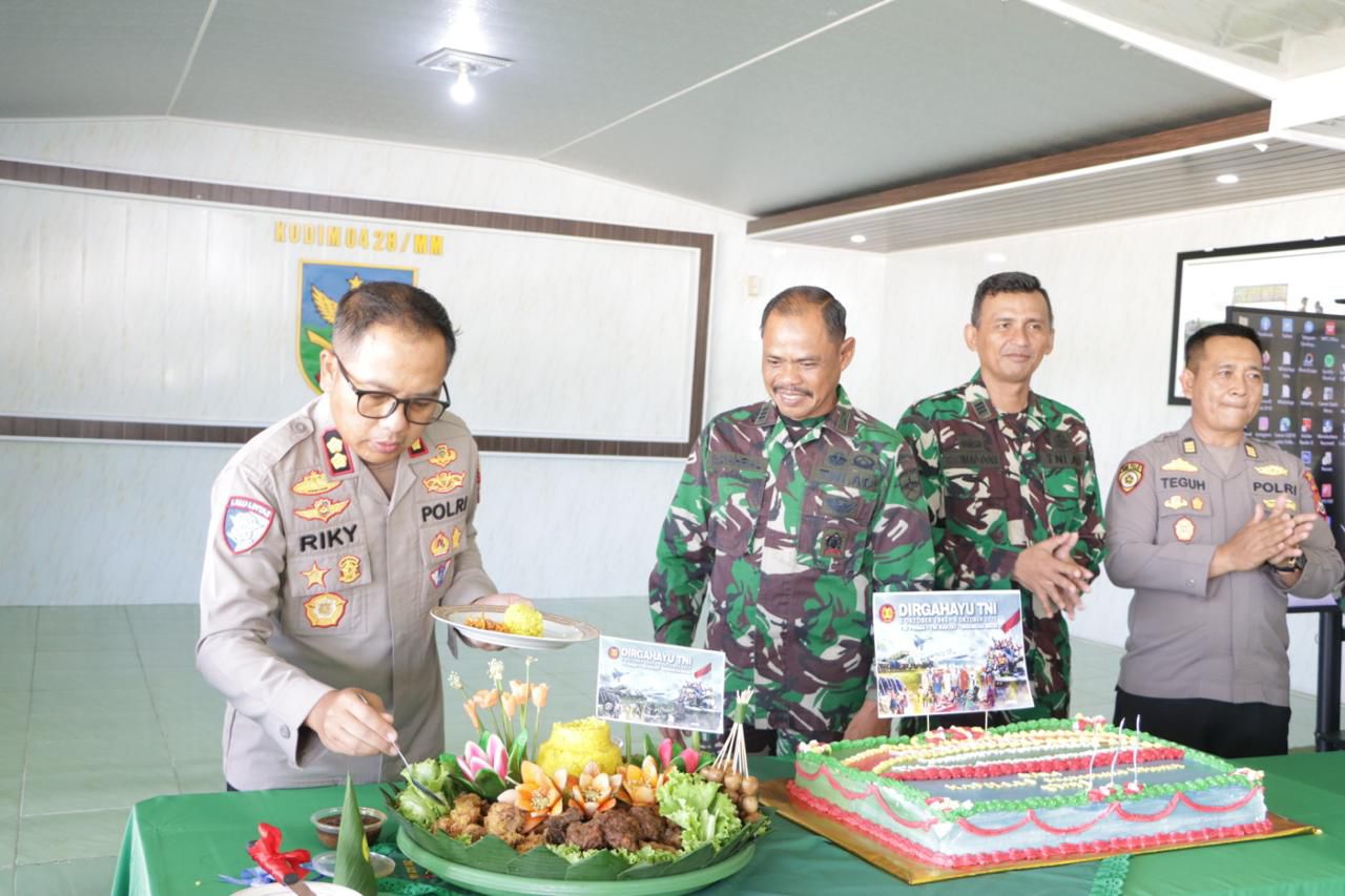 Pererat Sinergi TNI-Polri, Polres Mukomuko Rayakan HUT TNI Ke-80 di Makodim 0428
