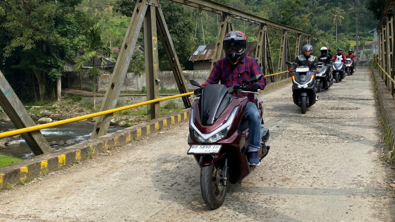 Rasakan Langsung Performa New Honda PCX160 RoadSync, Astra Motor Bengkulu Ajak Media Eksplorasi Wisata Curup