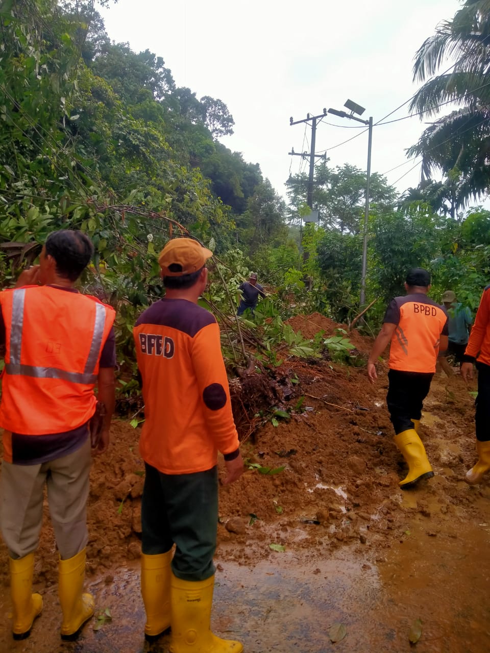 Banjir dan Longsor Terjang Tiga Kabupaten Bengkulu, Jalan Antar Provinsi Lumpuh Total