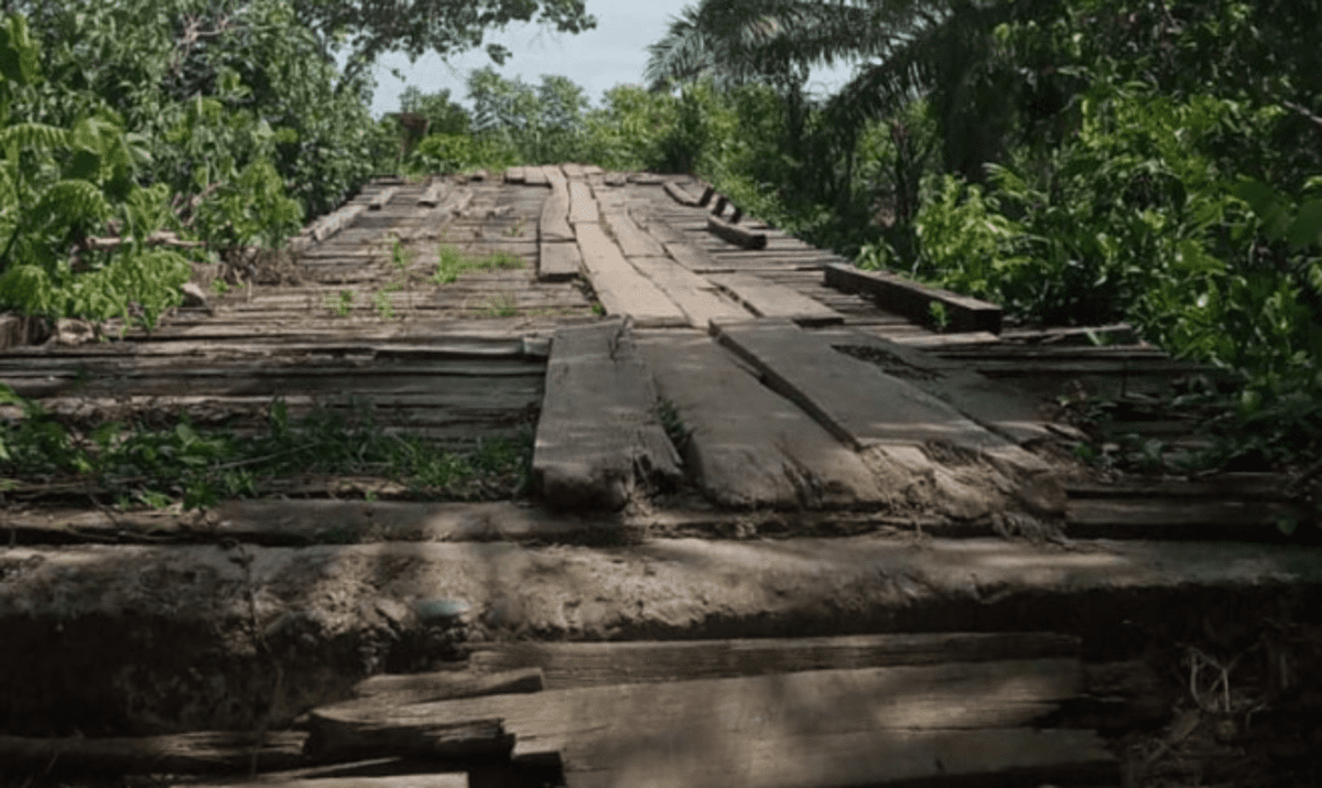 Warga Mukomuko Desak Pemerintah Perbaiki Jembatan Rusak di Desa Pasar Ipuh