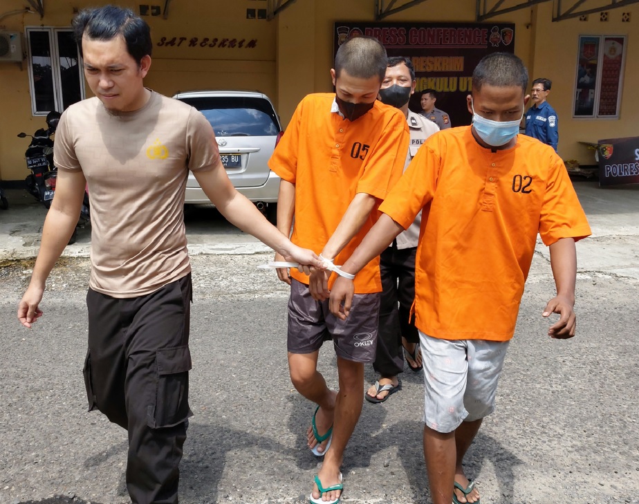 Dua Karyawan Toko   Kelontong Ditangkap