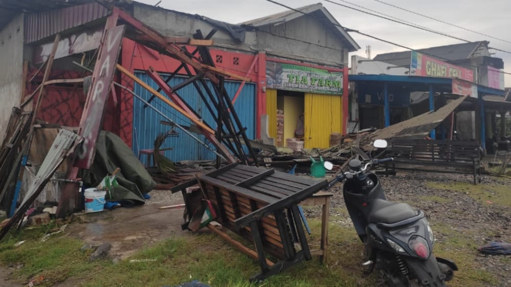 Kerugian Ditaksir Puluhan Juta, 9 Rumah Warga di Kaur Rusak Diterpa Hujan Deras Disertai Angin Kencang