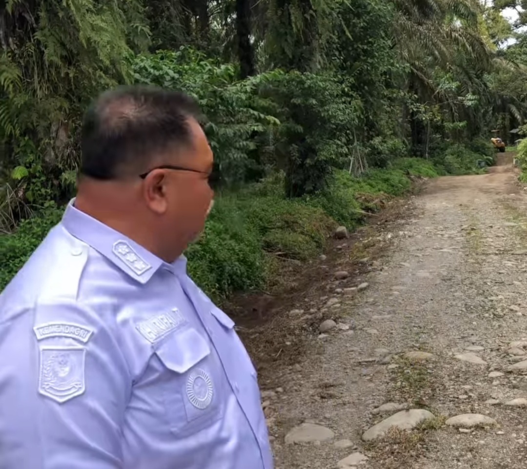 Pemerataan Pembangunan Berlanjut, Jalan Transmigrasi Batu Ampar Segera Dihotmix