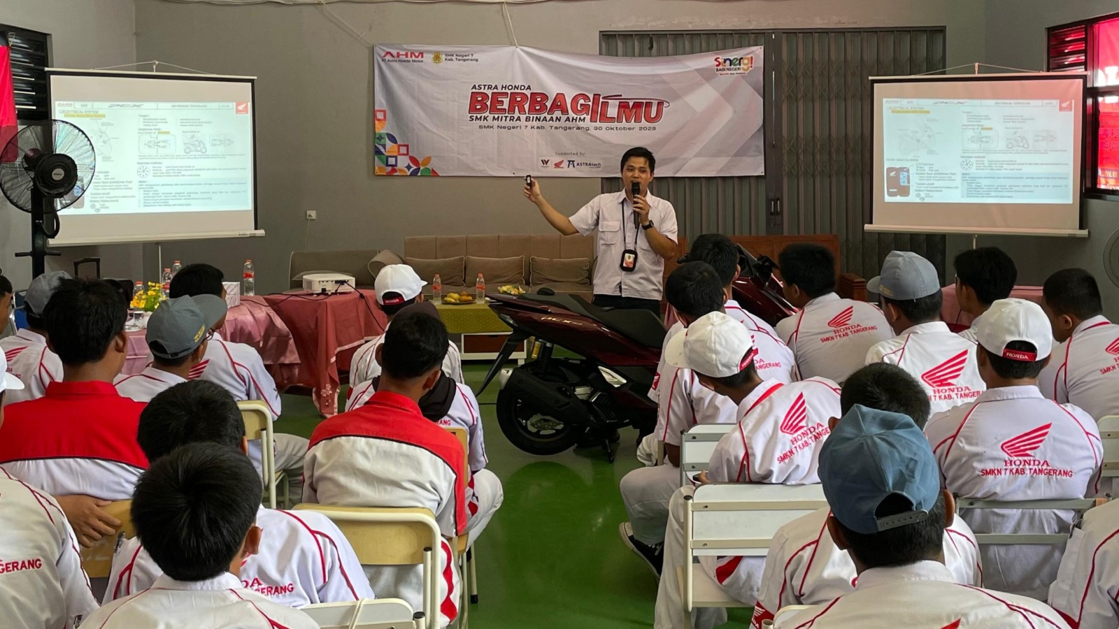 AHM Bekali Ribuan Pelajar SMK dengan Teknologi Honda Terbaru