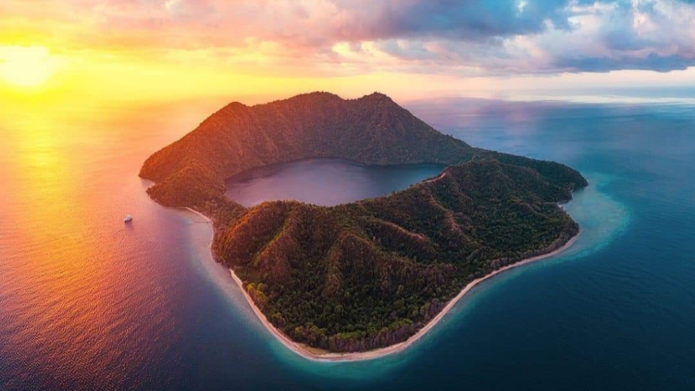 Danau Purba di Pulau Satonda, Terbentuk dari Letusan Vulkanik 10 Ribu Tahun Lalu, Ini Penampakannya