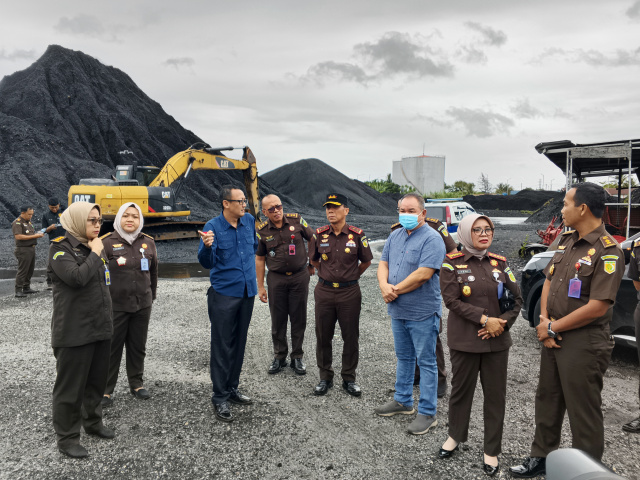 Kajati Bengkulu Turun Langsung Cek Sitaan, Pastikan Barang Bukti Korupsi Tambang Rp500 Miliar Aman dan Lengkap