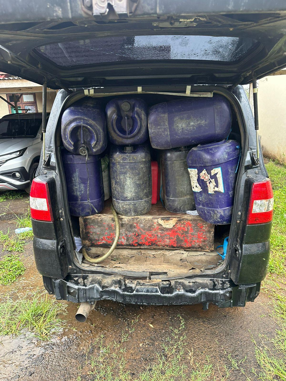 Polda Bengkulu Bongkar Sindikat Oplosan Pertalite, 3 Ton Minyak Mentah Diamankan