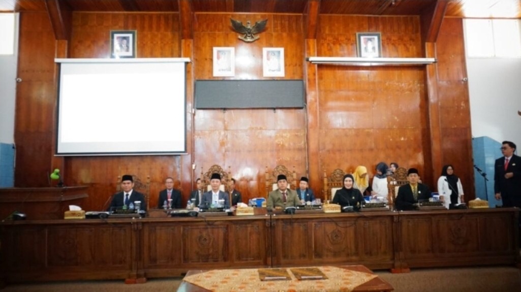 Rejang Lebong Pertahankan WTP, Perda APBD 2024 Resmi Disahkan