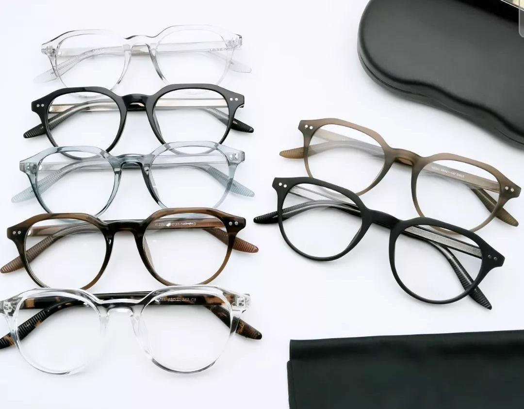 8 Merk Frame Kacamata Terbaik dan Terkenal di Kelasnya 